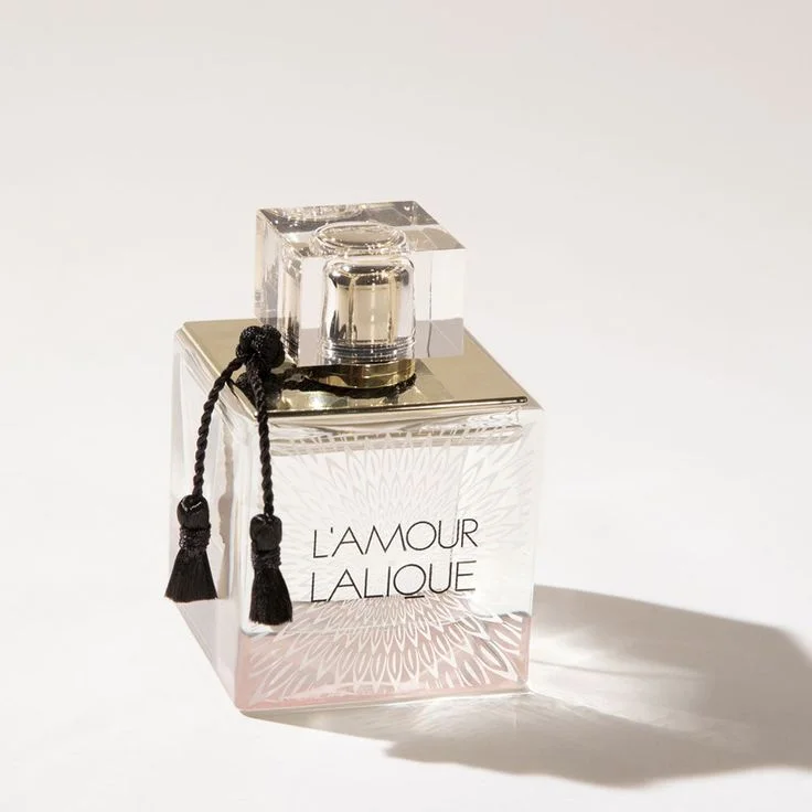 عطر لامور لالیک زنانه برند نیلوفای